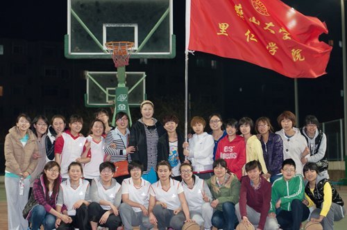 燕山大學里仁學院學生女籃再奪“燕大杯”桂冠