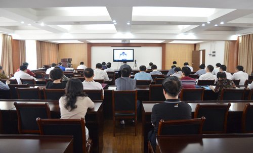 廣西師范學院組織收看全區教育系統“美麗廣西  清潔鄉村”活動電視動員大會