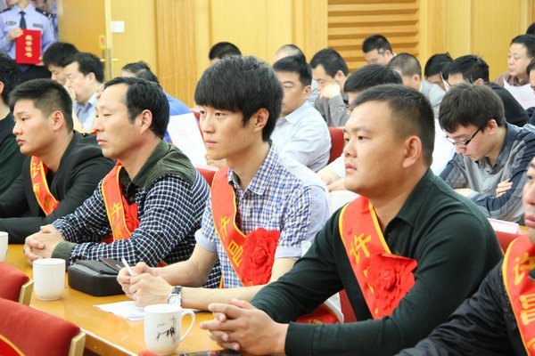 許昌學院學生馮振強被授予“許昌市見義勇為先進個人”榮譽稱號