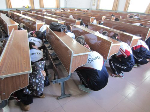 物理、化學學院聯合保衛處開展應急疏散演練