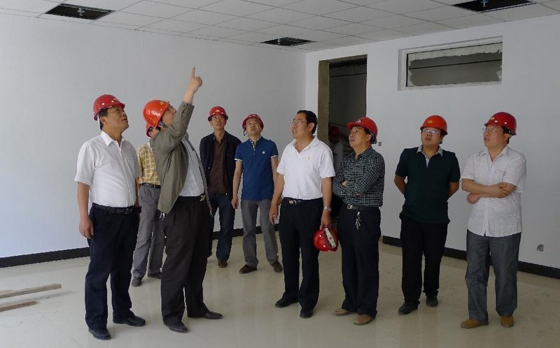 校領導深入南區教學樓工地協調指導工作