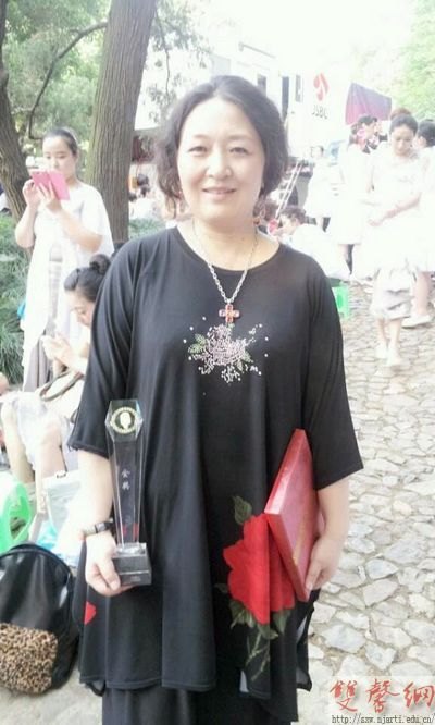 “萌女聲”合唱團榮獲“江蘇紫金合唱節”青年組金獎