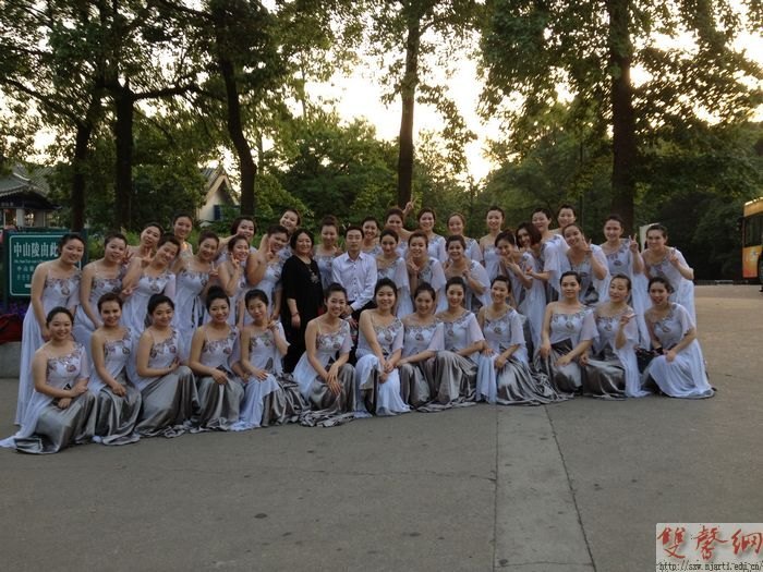 “萌女聲”合唱團榮獲“江蘇紫金合唱節”青年組金獎