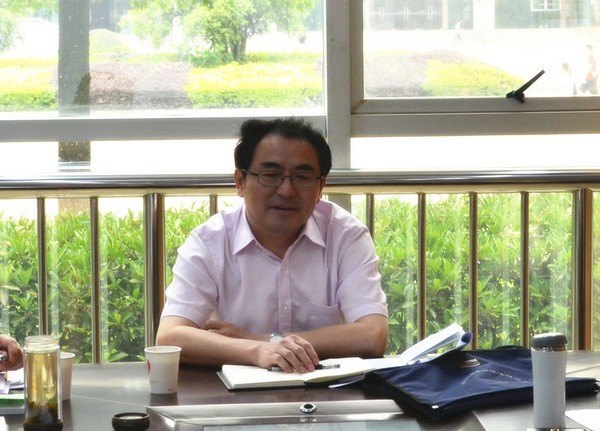 黨委副書記田輝玉到學工部、校團委作黨的十八大精神輔導報告