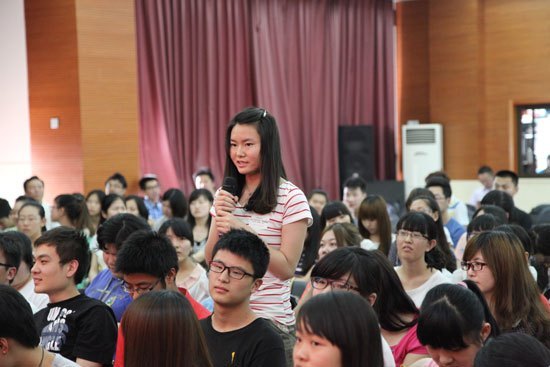 北京市首場“與信仰對話,飛Young中國夢”名家報告活動走進北京城市學院