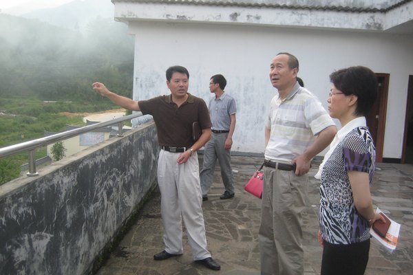 校領(lǐng)導(dǎo)赴三明學(xué)院掛鉤村調(diào)研