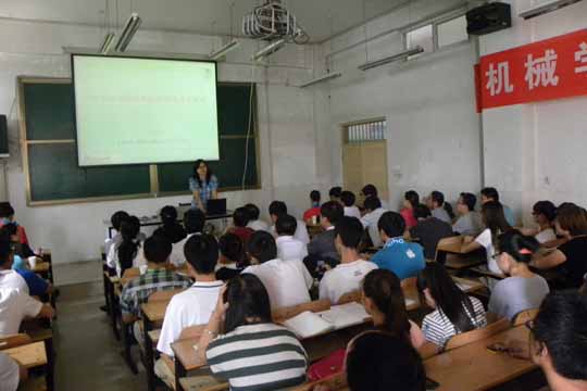 中國農業大學侯書林教授、北京郵電大學李端玲教授在晉中學院做學術報告