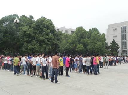 (圖文)安徽工業(yè)大學(xué)工商學(xué)院開(kāi)展地震應(yīng)急疏散演練活動(dòng)