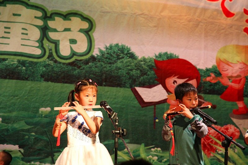 許昌學院關工委舉辦2013慶“六一”少兒文藝晚會