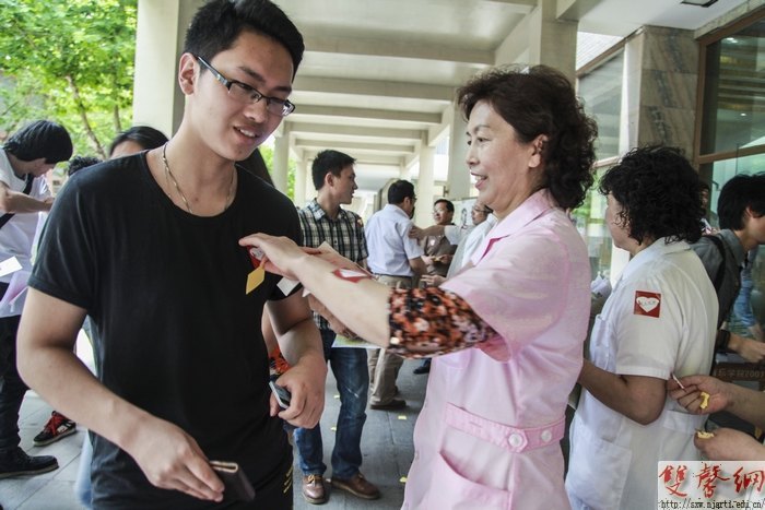 南京藝術(shù)學(xué)院舉行控?zé)煛⒎腊】到逃麄骰顒?dòng)