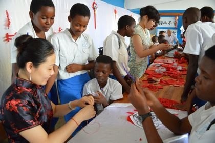 �Ї�Ԫ�ؾ`�ŷ��ޟ���������W��¡�Ͽ��ӌWԺ�M�С��Ї��Ļ��w��ա�Ѳչ