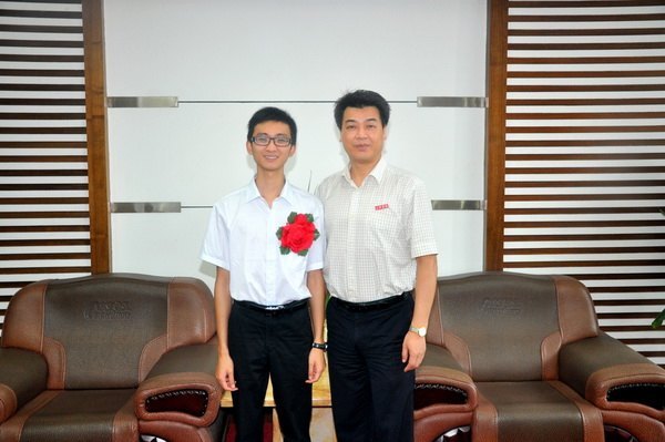 馬國防書記接見團(tuán)十七大代表曹陽飛宇