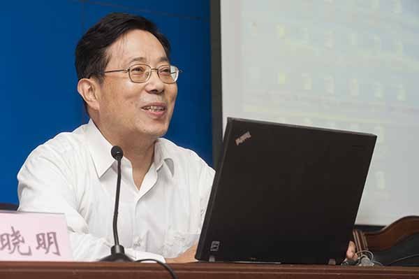 中國(guó)藏學(xué)研究中心原黨組書(shū)記朱曉明研究員來(lái)校講學(xué)