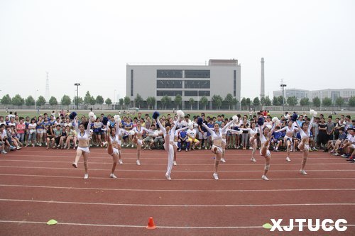 西安交通大學(xué)城市學(xué)院舉行第九屆健美操、啦啦操、體育舞蹈、街舞教學(xué)比賽