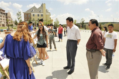 建筑與規劃學院開展紀念建黨92周年暨“美在中國”攝影展活動