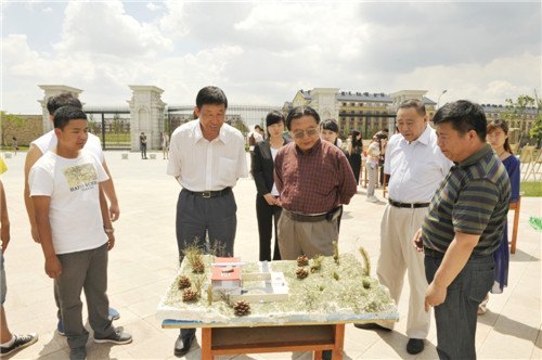 建筑與規劃學院開展紀念建黨92周年暨“美在中國”攝影展活動