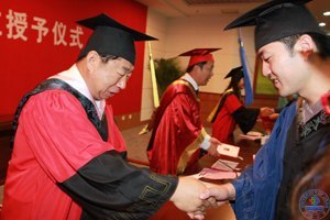 2013TʿоI(y)YߌWλxʽe