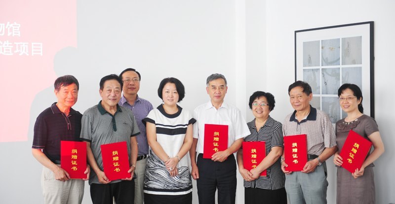 �Ϻ�����������^�߿Ƽ�����Ʒչ�^�����Ŀ��ٛ�xʽ�e��