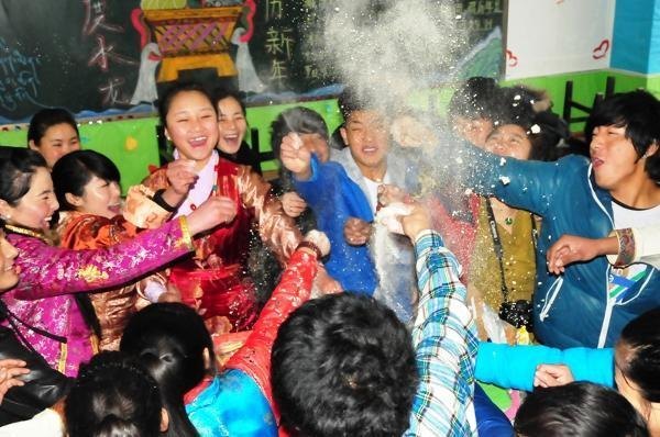 長沙師范學校榮獲中國高校校報2012年好新聞獎二等獎