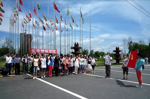 校黨委組織教工黨員到北湖濕地公園開展主題黨日活動