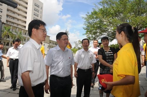 學校隆重啟動“傳黨聲 察民情 聚民心”黨員基層宣講志愿服務隊項目