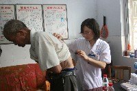 鄭州大學赴結對幫扶村開展義務服務活動