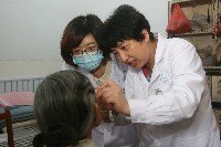 鄭州大學赴結對幫扶村開展義務服務活動