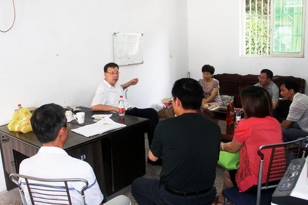 校領導察看暑期在建工程