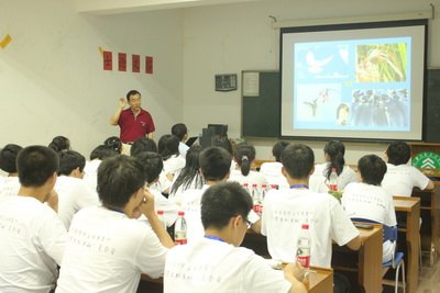 國家理科基地夏令營活動豐富多彩