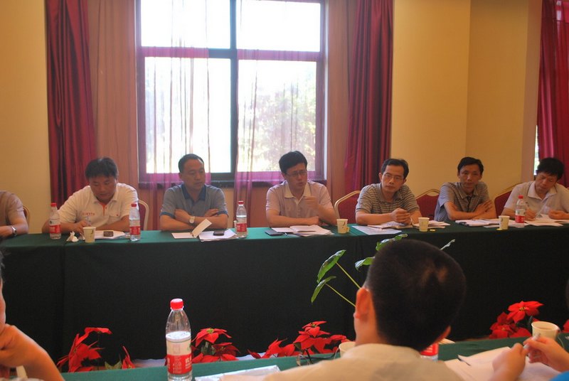 馬克思主義學(xué)院召開思政課教學(xué)改革研討會(huì)