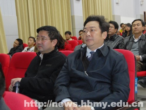 【學習十八大精神】學校組織師生集中收看十八大開幕式直播