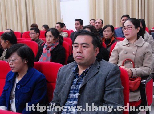 【學習十八大精神】學校組織師生集中收看十八大開幕式直播