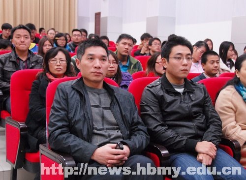 【學習十八大精神】學校組織師生集中收看十八大開幕式直播