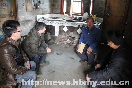 “三萬”活動工作組訪貧問寒活動掠影