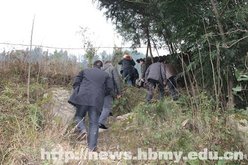 “三萬”活動工作組訪貧問寒活動掠影