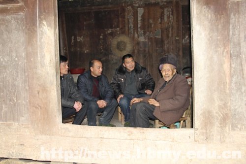 “三萬”活動工作組訪貧問寒活動掠影