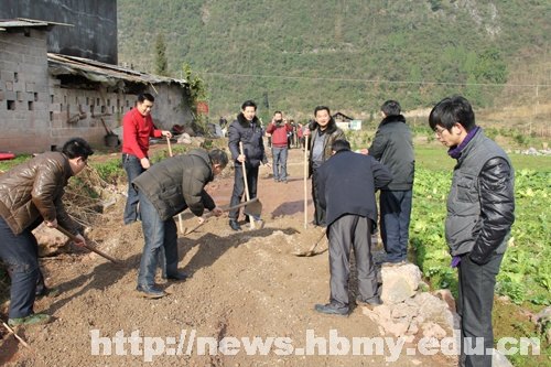 “三萬”工作組工作掠影