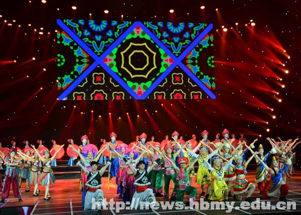 湖北民族學院學生三登“五月的鮮花” 傳統體育演繹青春中國夢