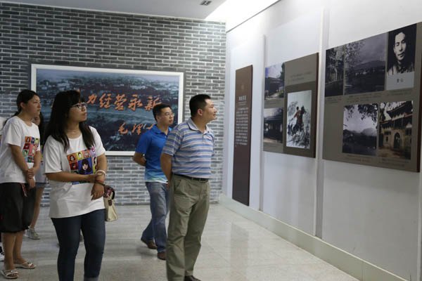 團省委領導看望景德鎮陶瓷學院暑期社會實踐隊