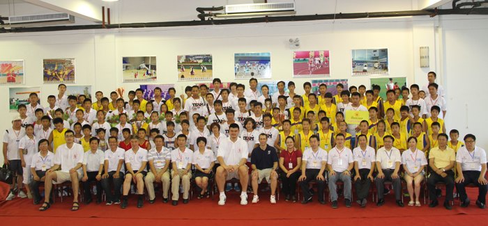 “2013姚基金希望小學籃球季”表演賽暨頒獎儀式在皖西學院成功舉辦