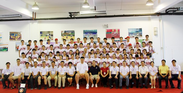 “2013姚基金希望小學籃球季”表演賽暨頒獎儀式在皖西學院成功舉辦