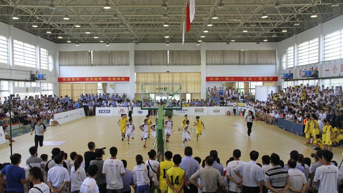 “2013姚基金希望小學籃球季”表演賽暨頒獎儀式在皖西學院成功舉辦