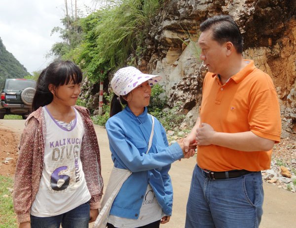 劉力書記率隊赴隴接村召開定點幫扶養殖項目推進會