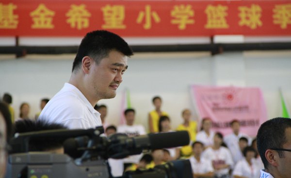 “2013姚基金希望小學籃球季”與皖西學院的故事