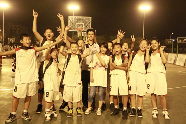 “2013姚基金希望小學籃球季”與皖西學院的故事