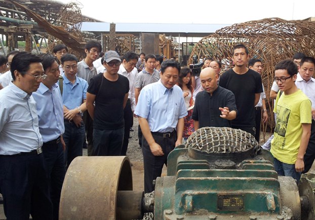 工業廢舊物化身藝術品 中央美術學院領銜十大中央美術學院“鋼鐵之夏”雕塑創作