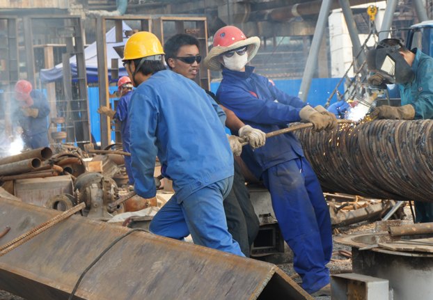 工業廢舊物化身藝術品 中央美術學院領銜十大中央美術學院“鋼鐵之夏”雕塑創作