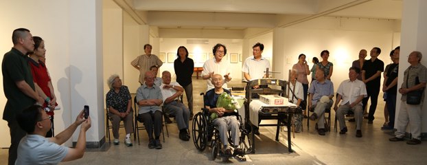 淡泊名利 用心鉆研——“李宏仁石版教學研究展”開幕