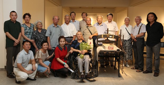 淡泊名利 用心鉆研——“李宏仁石版教學研究展”開幕