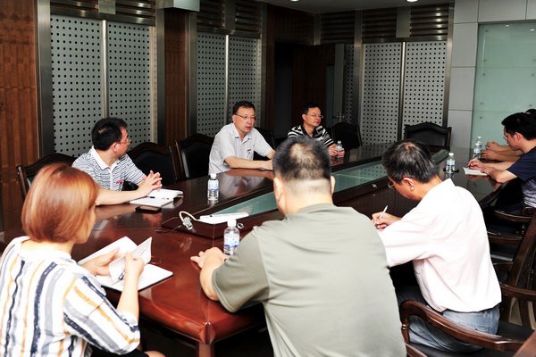 校領導檢查開學前準備工作